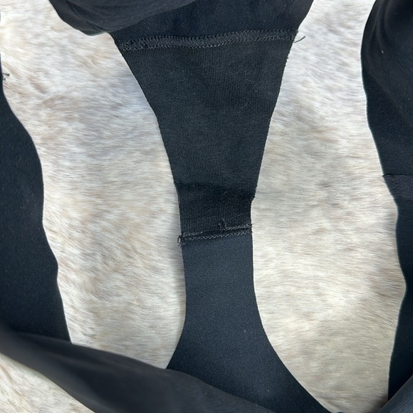 SPANX | Undie-tectable® Smoothing Thong, in Very Black, Size S, NWOT - Picture 6 of 9